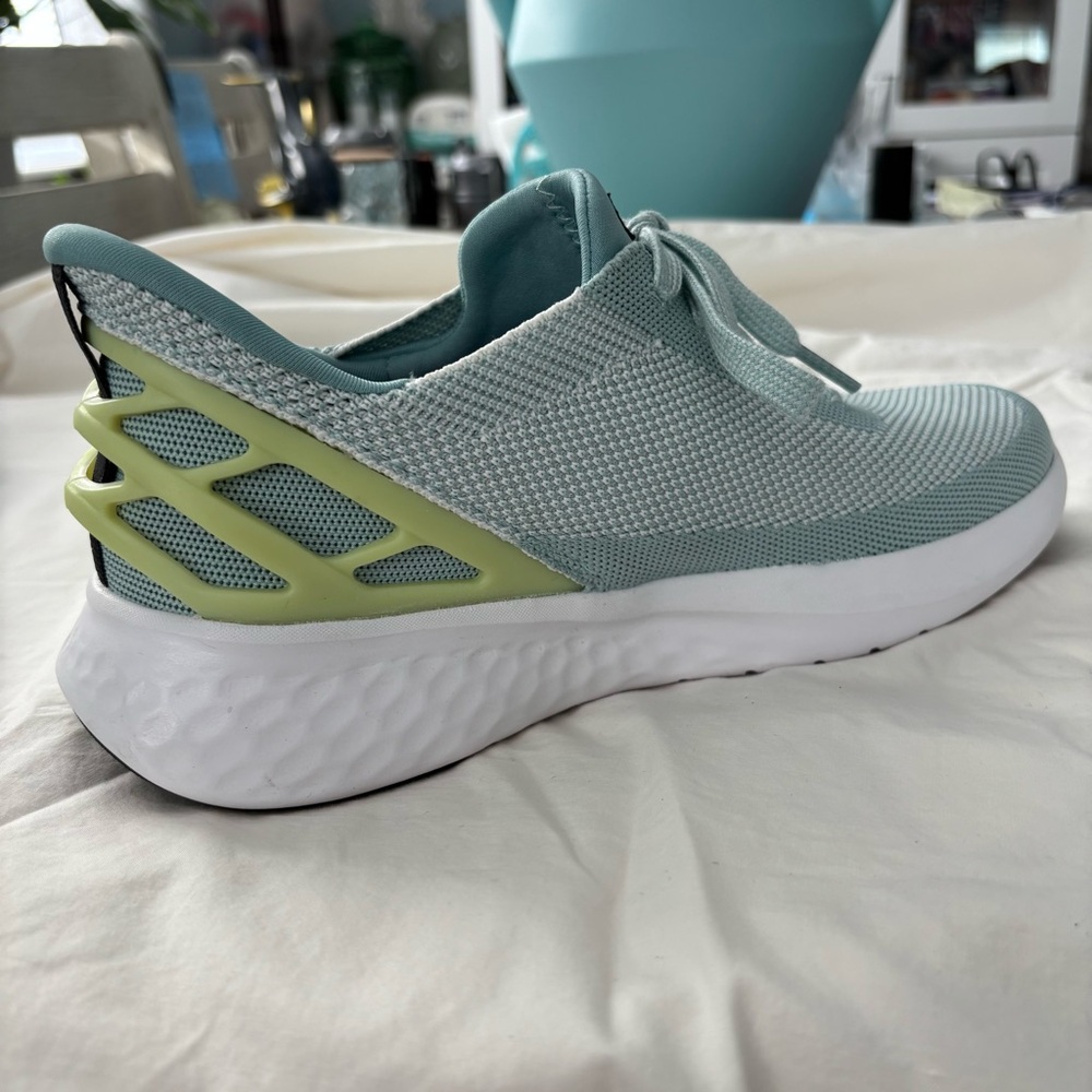Kizik Women's Mint Green Sneakers Size 7.5 Wide - Picture 7 of 12